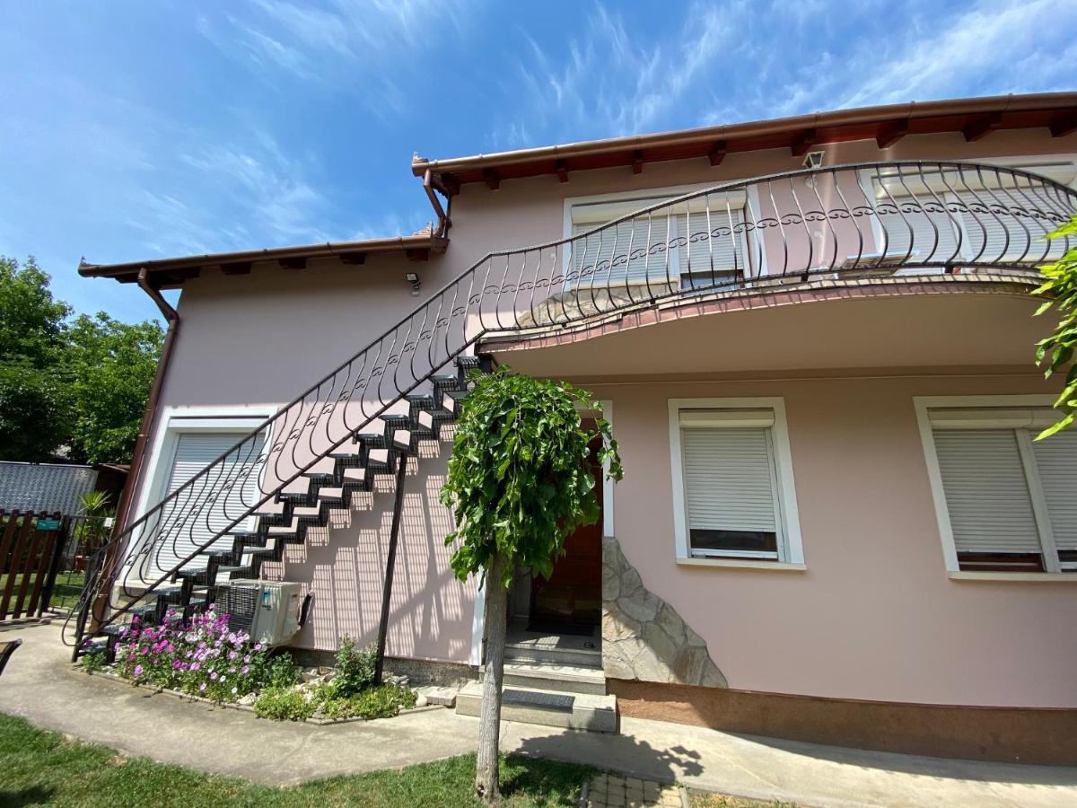 Do-Ti Apartmanhaz Balatonlelle Exteriör bild