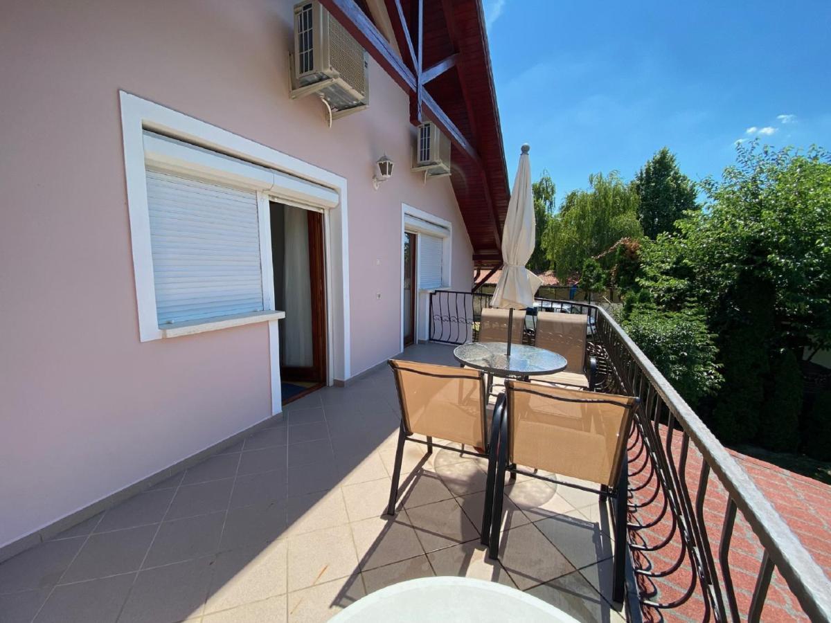 Do-Ti Apartmanhaz Balatonlelle Exteriör bild