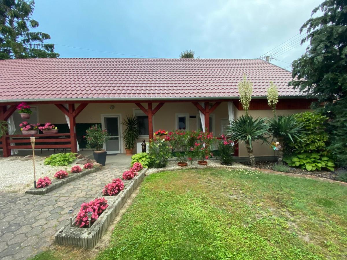 Do-Ti Apartmanhaz Balatonlelle Exteriör bild