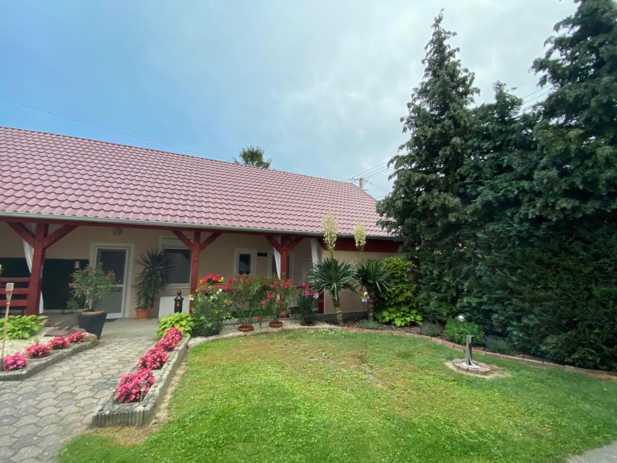 Do-Ti Apartmanhaz Balatonlelle Exteriör bild
