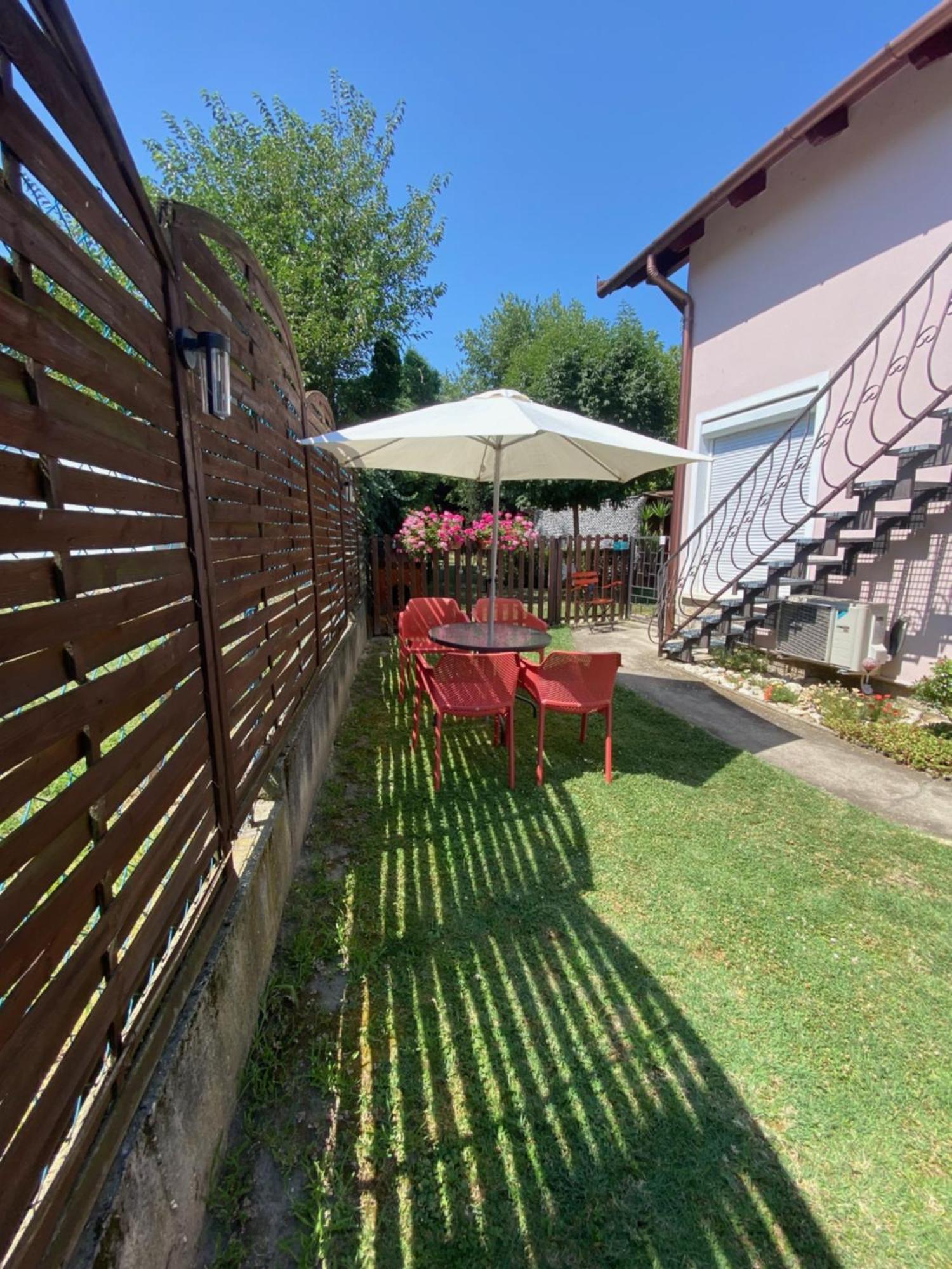 Do-Ti Apartmanhaz Balatonlelle Exteriör bild