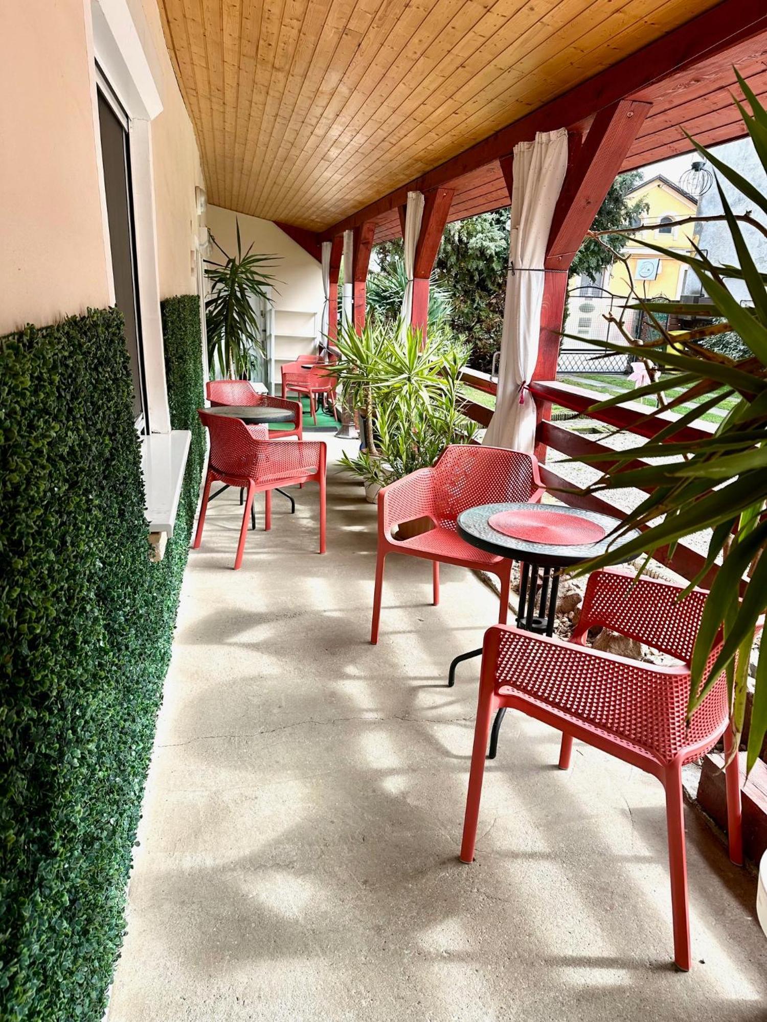 Do-Ti Apartmanhaz Balatonlelle Exteriör bild