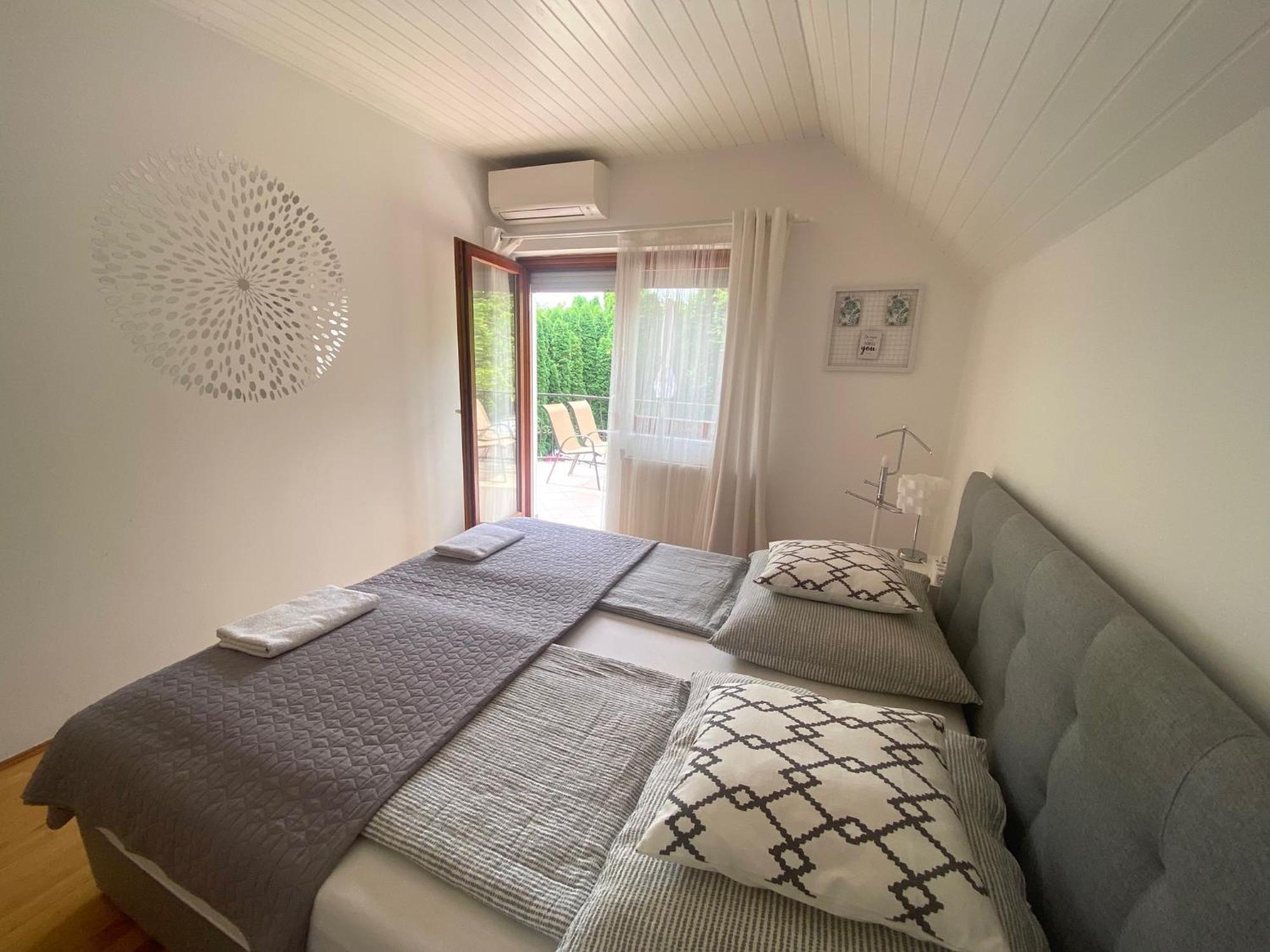Do-Ti Apartmanhaz Balatonlelle Exteriör bild